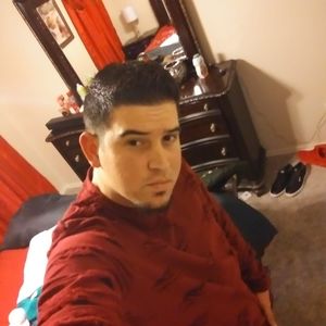 Meet your Posher, Alexander mora